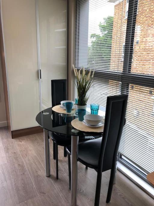 Studio Apartment Opposite Shoreditch Park Лондон Екстериор снимка
