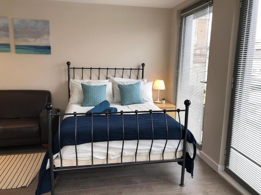 Studio Apartment Opposite Shoreditch Park Лондон Екстериор снимка