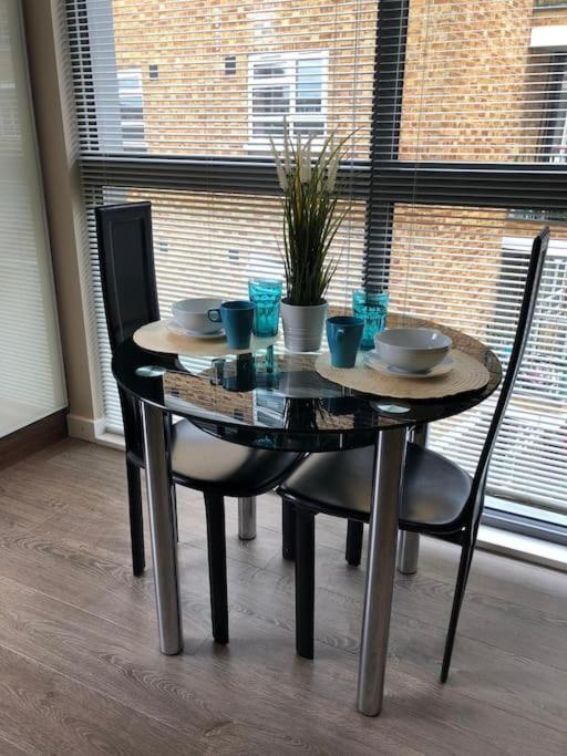 Studio Apartment Opposite Shoreditch Park Лондон Екстериор снимка
