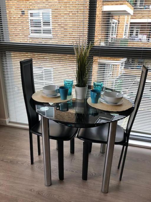 Studio Apartment Opposite Shoreditch Park Лондон Екстериор снимка