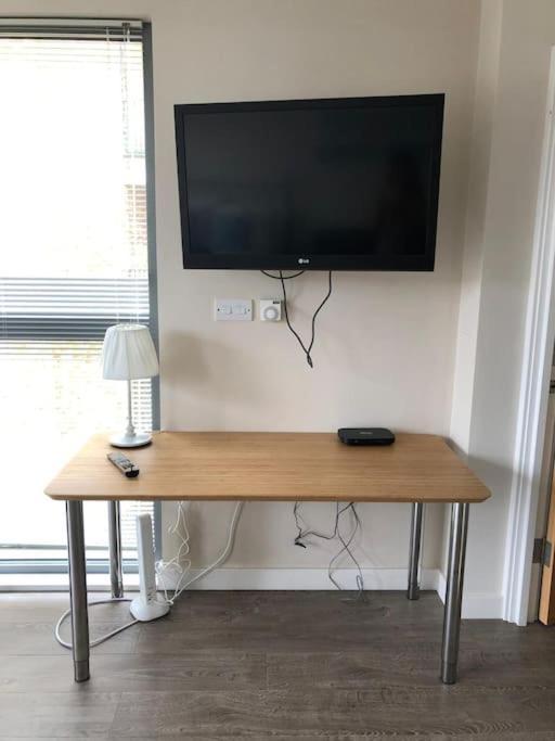 Studio Apartment Opposite Shoreditch Park Лондон Екстериор снимка